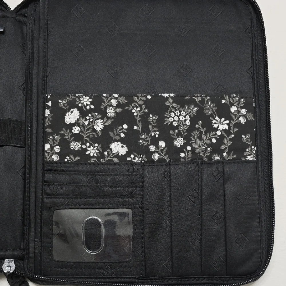 Vera Bradley Black Bandana Medallion Padded Laptop / Tablet Sleeve